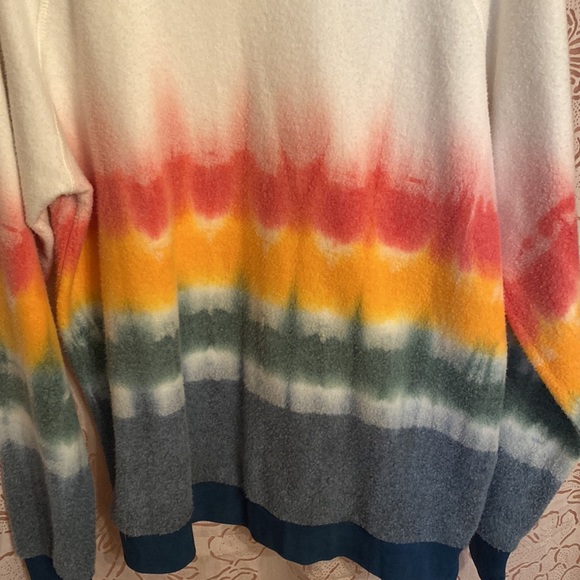 feat BlanketBlend Crewneck - Picture 7 of 12